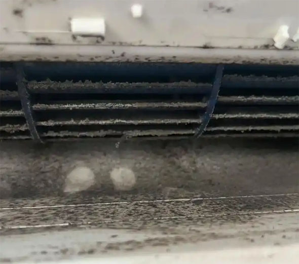 厦门空调吹的风有股烧焦味是怎么回事